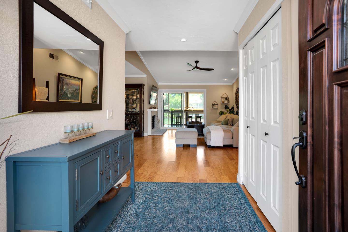 Detail Gallery Image 4 of 44 For 8386 Riesling Way, San Jose,  CA 95135 - 2 Beds | 2 Baths