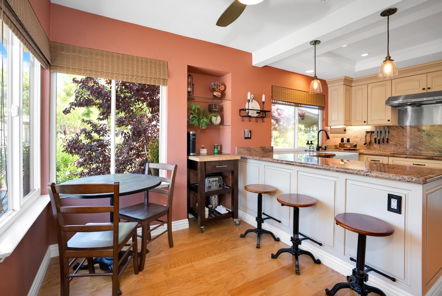 Detail Gallery Image 5 of 44 For 8386 Riesling Way, San Jose,  CA 95135 - 2 Beds | 2 Baths