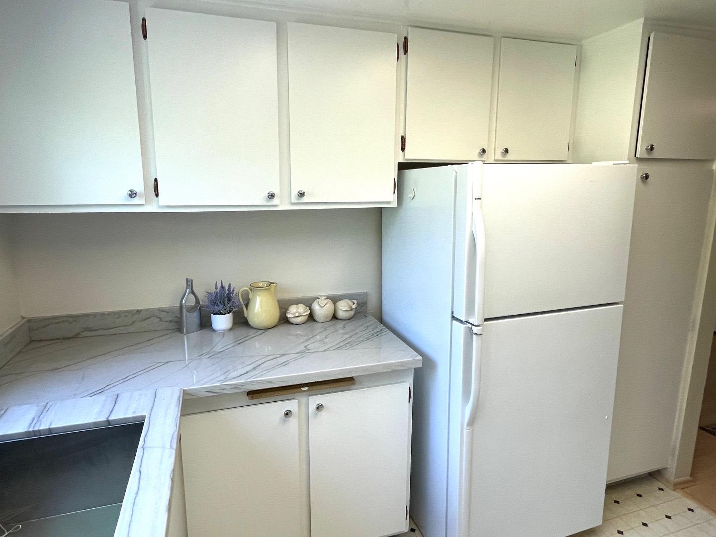 Detail Gallery Image 11 of 24 For 1350 Merrivale West Sq, San Jose,  CA 95117 - 2 Beds | 2 Baths