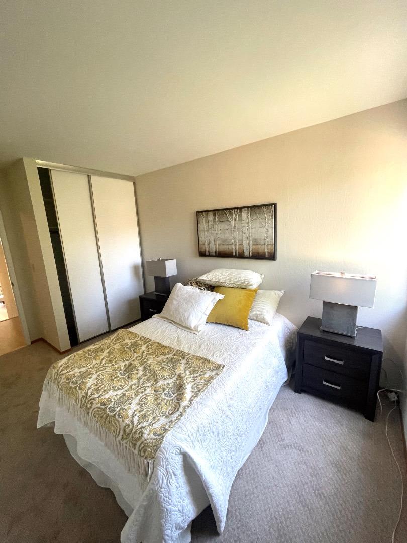 Detail Gallery Image 16 of 24 For 1350 Merrivale West Sq, San Jose,  CA 95117 - 2 Beds | 2 Baths