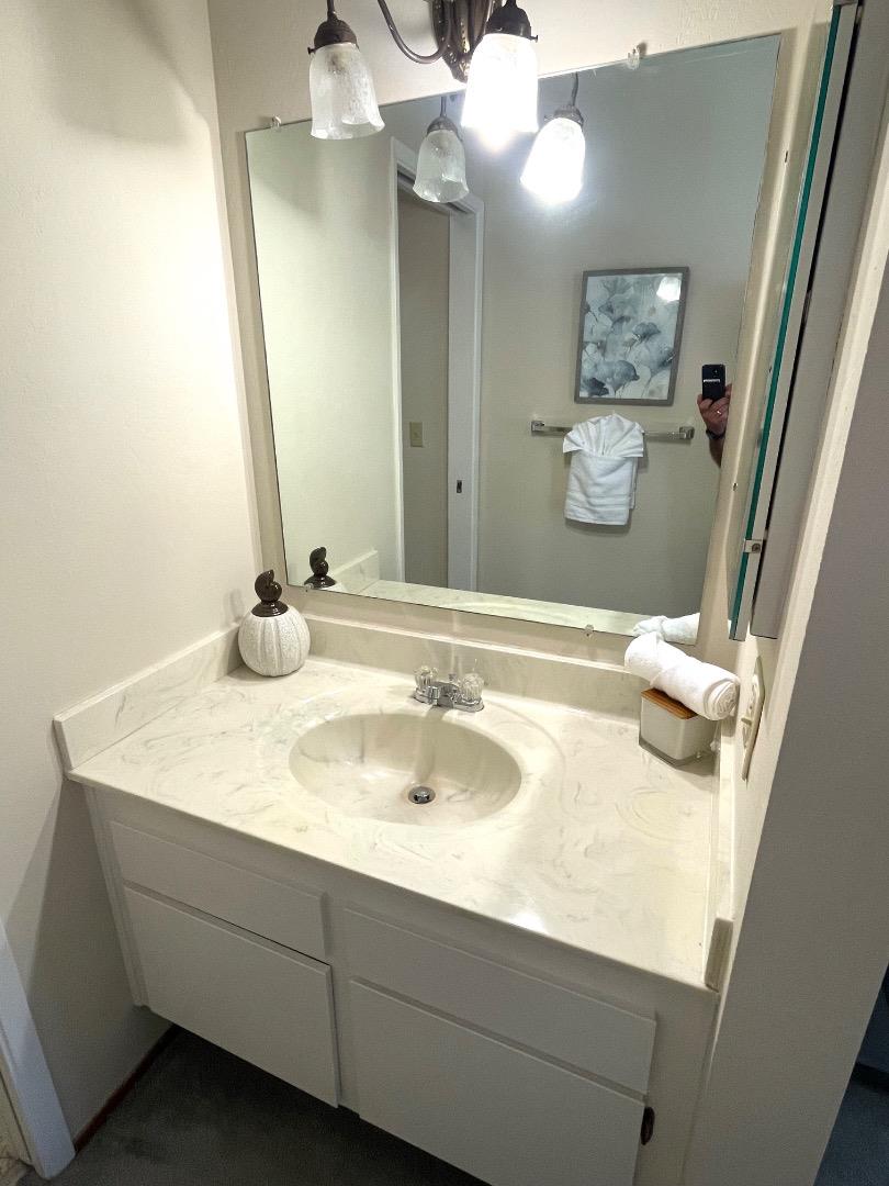 Detail Gallery Image 19 of 24 For 1350 Merrivale West Sq, San Jose,  CA 95117 - 2 Beds | 2 Baths