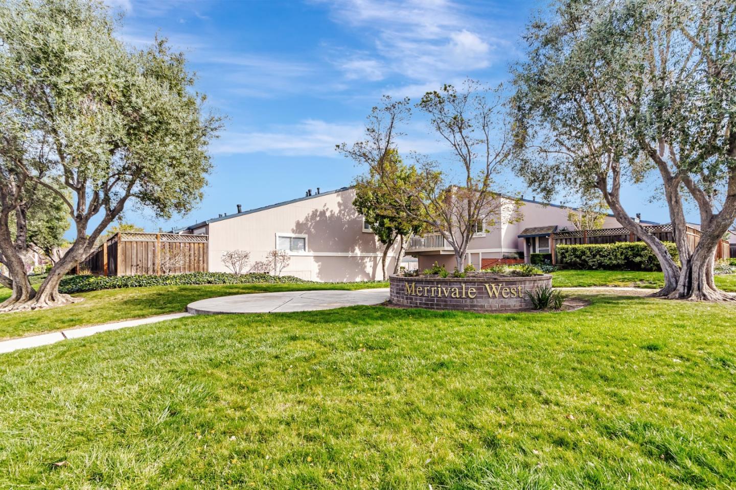 Detail Gallery Image 2 of 24 For 1350 Merrivale West Sq, San Jose,  CA 95117 - 2 Beds | 2 Baths