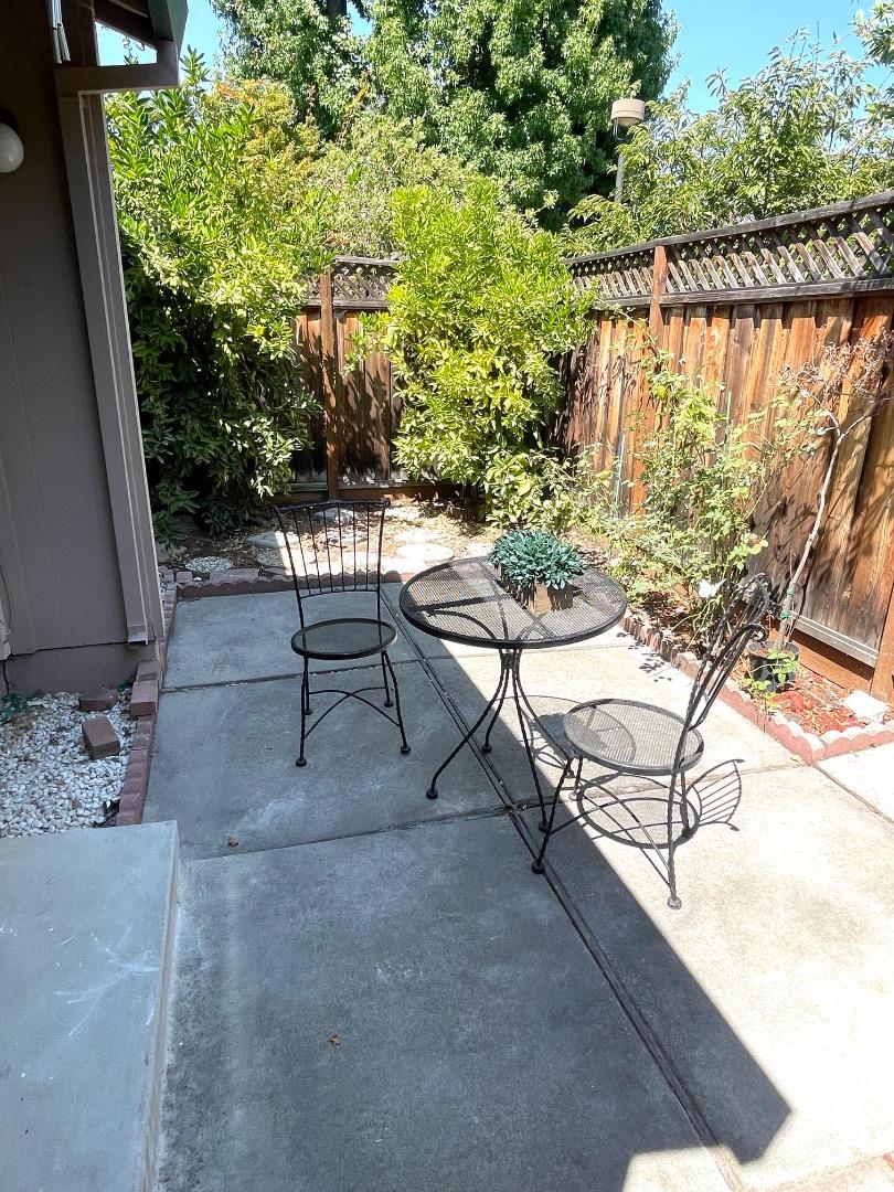 Detail Gallery Image 21 of 24 For 1350 Merrivale West Sq, San Jose,  CA 95117 - 2 Beds | 2 Baths