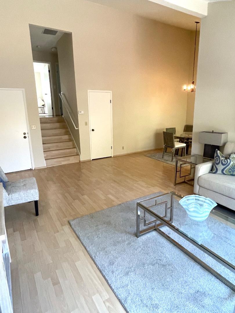 Detail Gallery Image 7 of 24 For 1350 Merrivale West Sq, San Jose,  CA 95117 - 2 Beds | 2 Baths