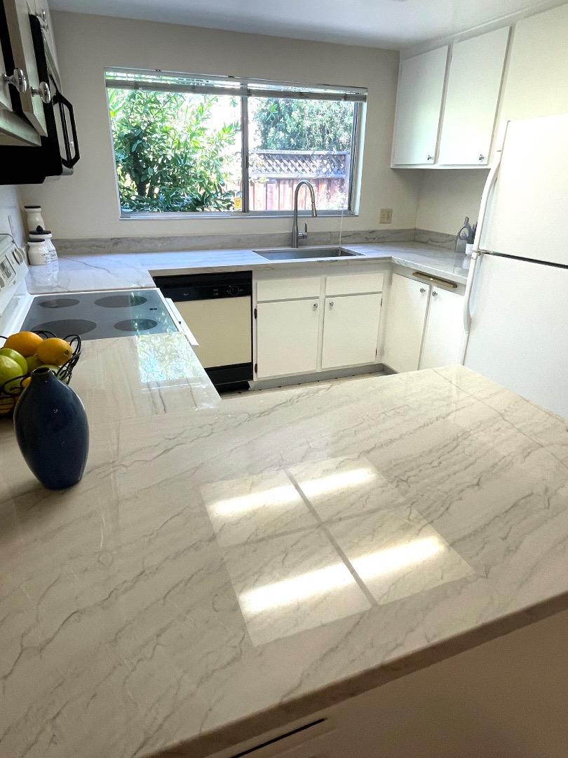 Detail Gallery Image 9 of 24 For 1350 Merrivale West Sq, San Jose,  CA 95117 - 2 Beds | 2 Baths