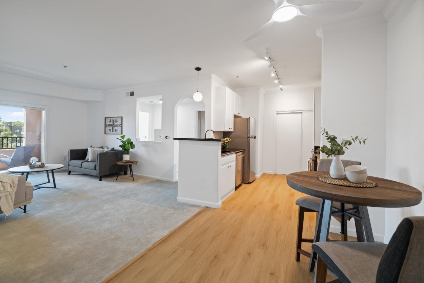 Detail Gallery Image 10 of 42 For 801 S Winchester Blvd #2402,  San Jose,  CA 95128 - 2 Beds | 2 Baths