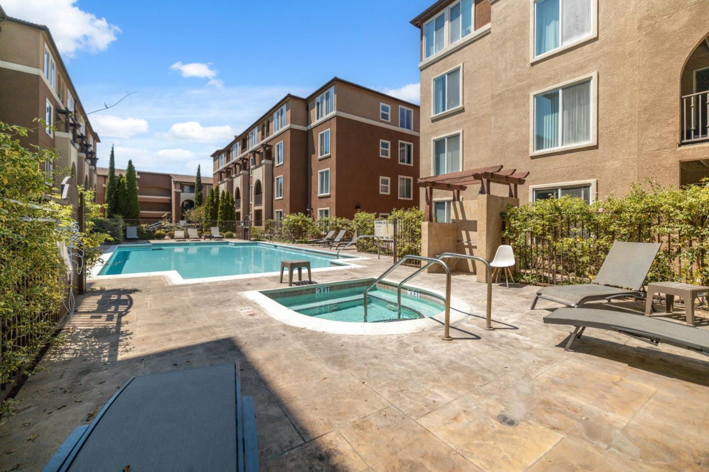 Detail Gallery Image 31 of 42 For 801 S Winchester Blvd #2402,  San Jose,  CA 95128 - 2 Beds | 2 Baths