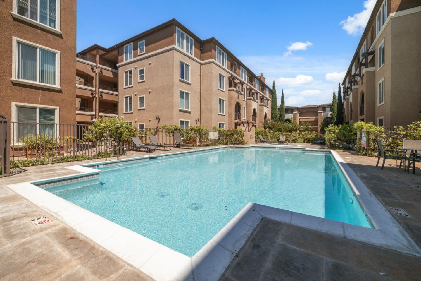 Detail Gallery Image 33 of 42 For 801 S Winchester Blvd #2402,  San Jose,  CA 95128 - 2 Beds | 2 Baths