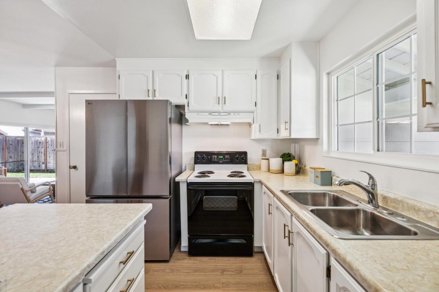 Detail Gallery Image 7 of 19 For 2864 Haughton Dr, San Jose,  CA 95148 - 3 Beds | 2 Baths