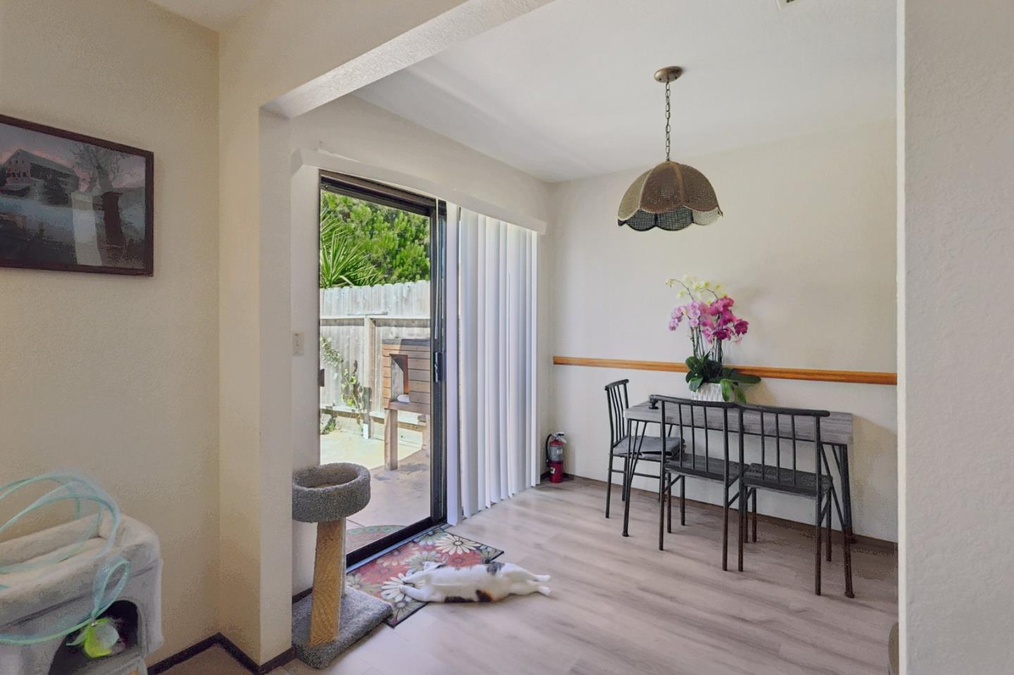 Detail Gallery Image 10 of 46 For 880 Apricot Ln, Hollister,  CA 95023 - – Beds | – Baths