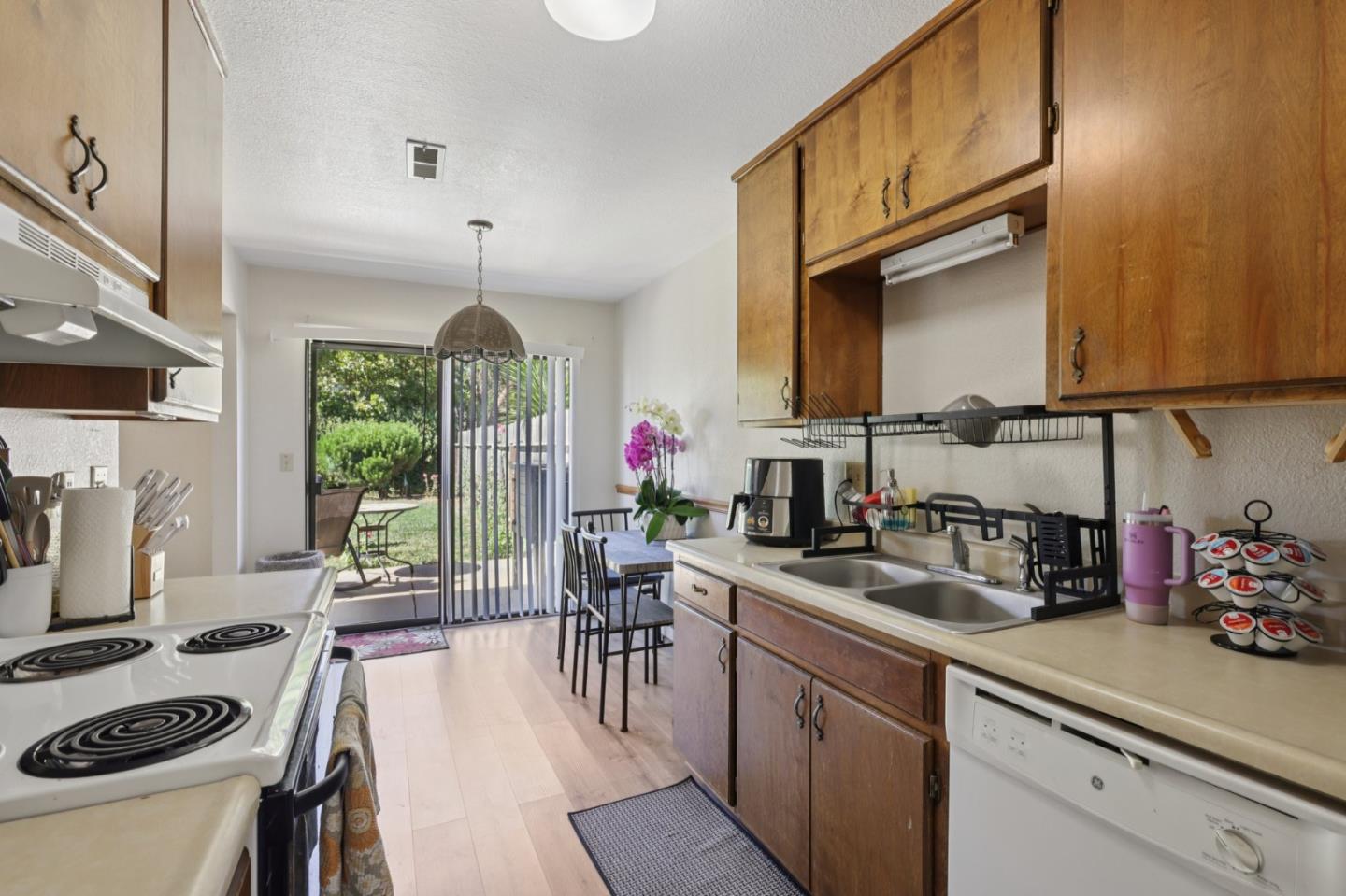 Detail Gallery Image 14 of 46 For 880 Apricot Ln, Hollister,  CA 95023 - – Beds | – Baths
