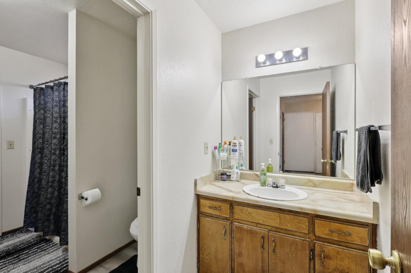 Detail Gallery Image 16 of 46 For 880 Apricot Ln, Hollister,  CA 95023 - – Beds | – Baths
