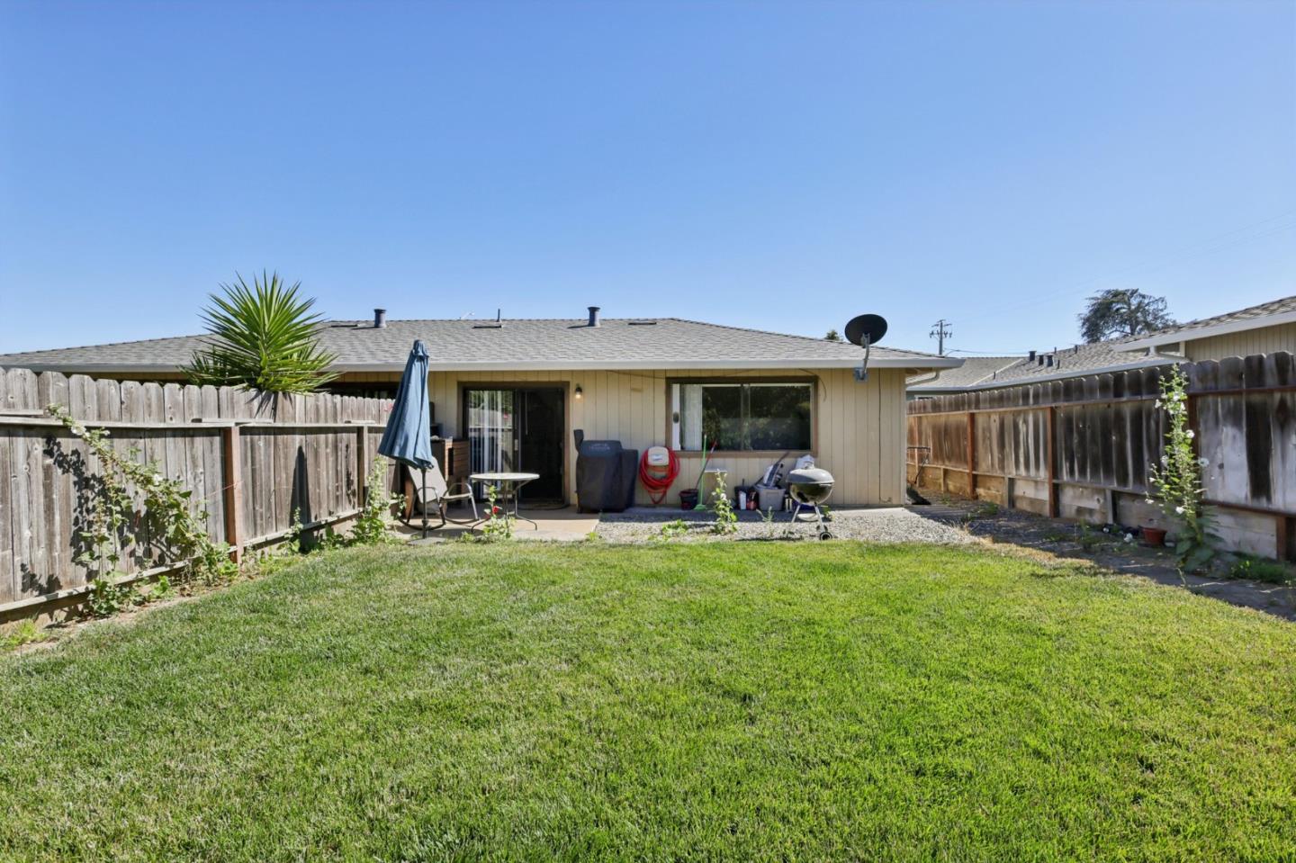 Detail Gallery Image 25 of 46 For 880 Apricot Ln, Hollister,  CA 95023 - – Beds | – Baths