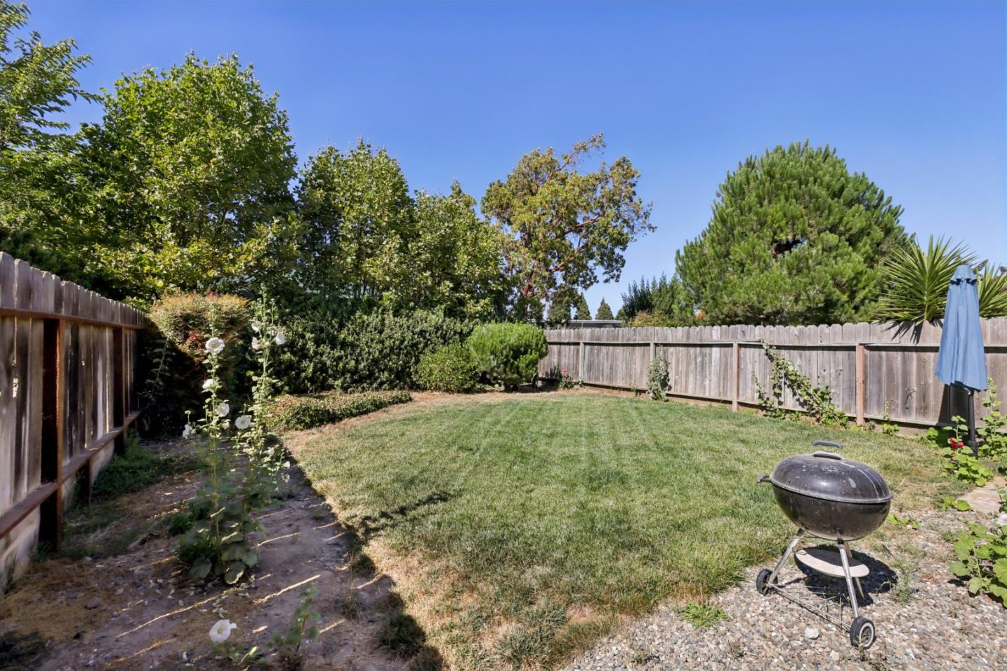 Detail Gallery Image 27 of 46 For 880 Apricot Ln, Hollister,  CA 95023 - – Beds | – Baths