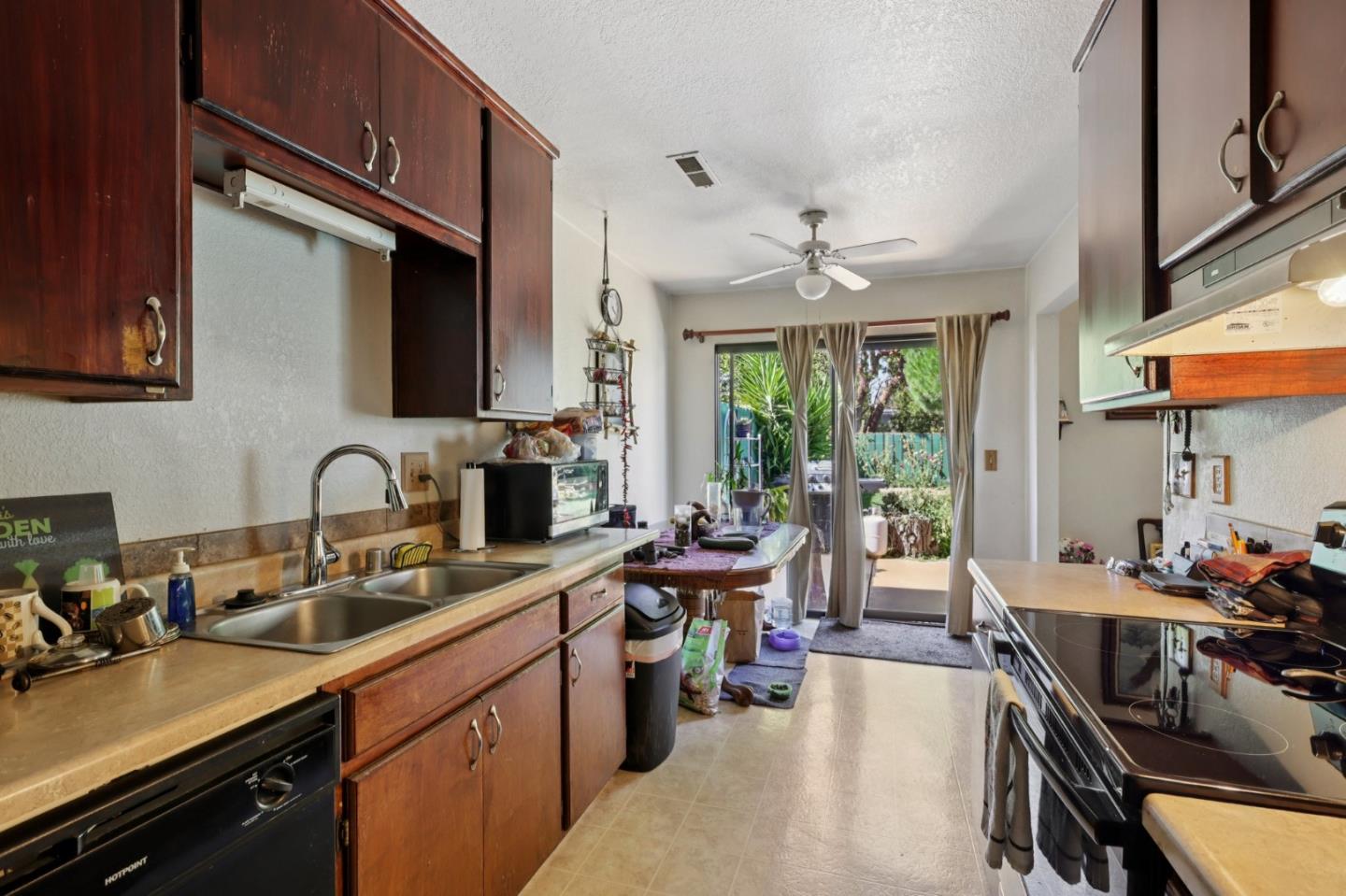 Detail Gallery Image 34 of 46 For 880 Apricot Ln, Hollister,  CA 95023 - – Beds | – Baths