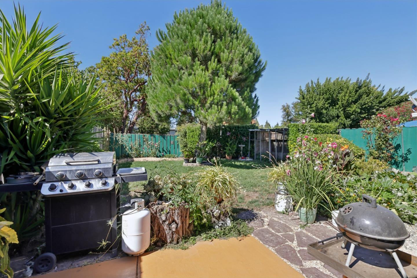 Detail Gallery Image 41 of 46 For 880 Apricot Ln, Hollister,  CA 95023 - – Beds | – Baths