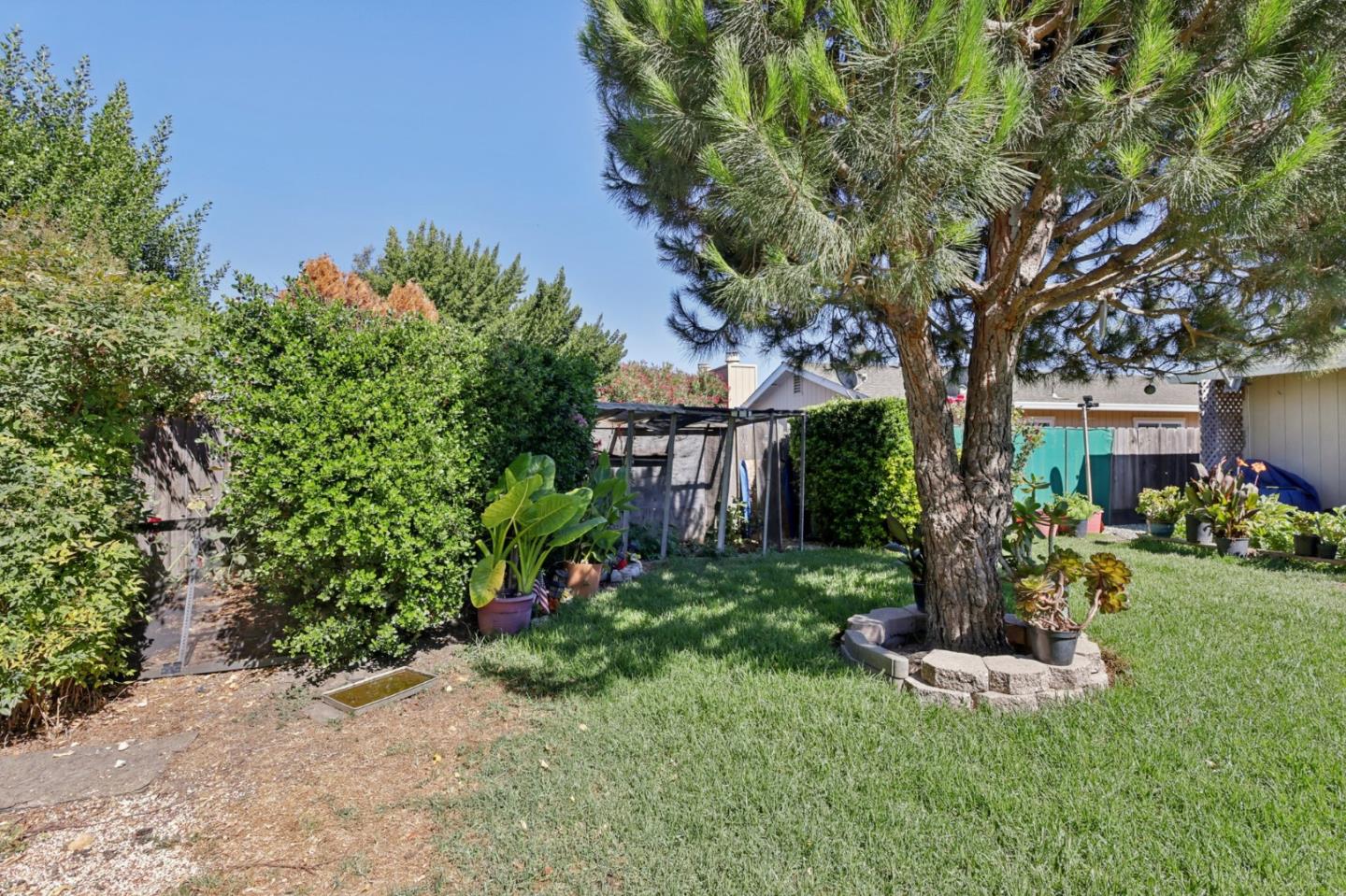 Detail Gallery Image 45 of 46 For 880 Apricot Ln, Hollister,  CA 95023 - – Beds | – Baths