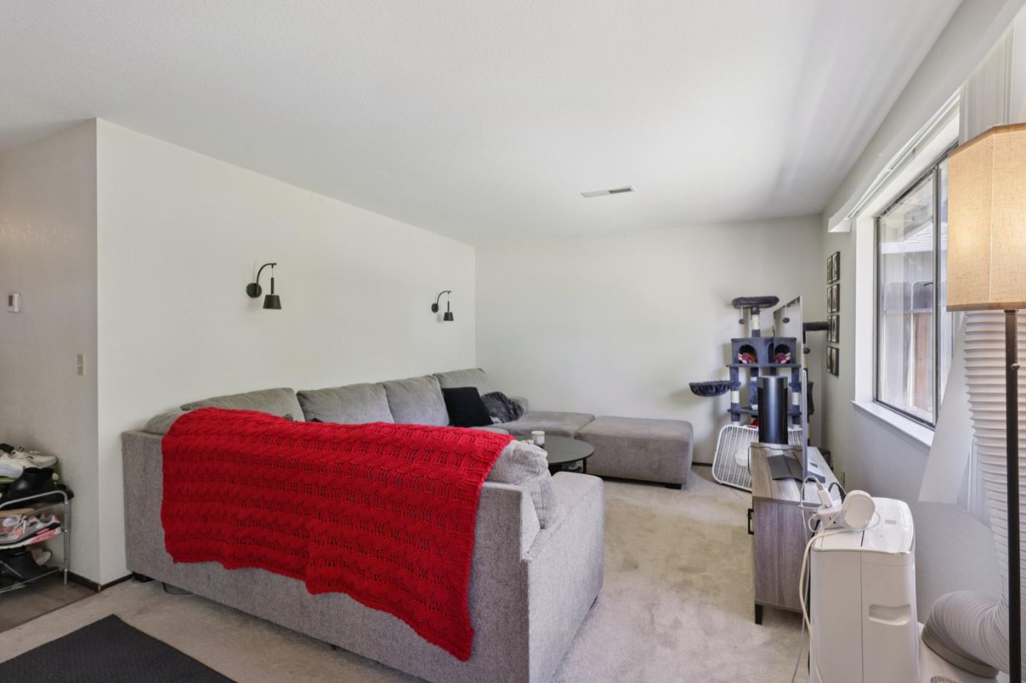 Detail Gallery Image 7 of 46 For 880 Apricot Ln, Hollister,  CA 95023 - – Beds | – Baths