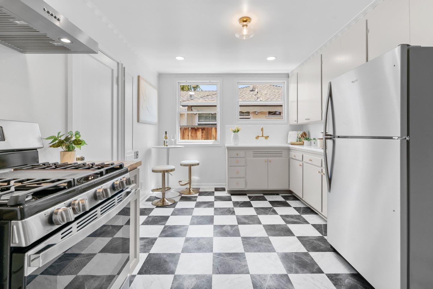 Detail Gallery Image 18 of 53 For 2270 Walnut Grove Ave, San Jose,  CA 95128 - 3 Beds | 1 Baths