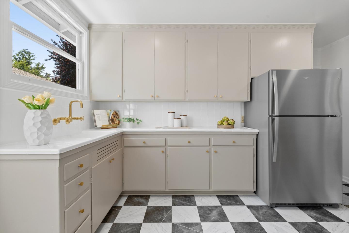 Detail Gallery Image 21 of 53 For 2270 Walnut Grove Ave, San Jose,  CA 95128 - 3 Beds | 1 Baths