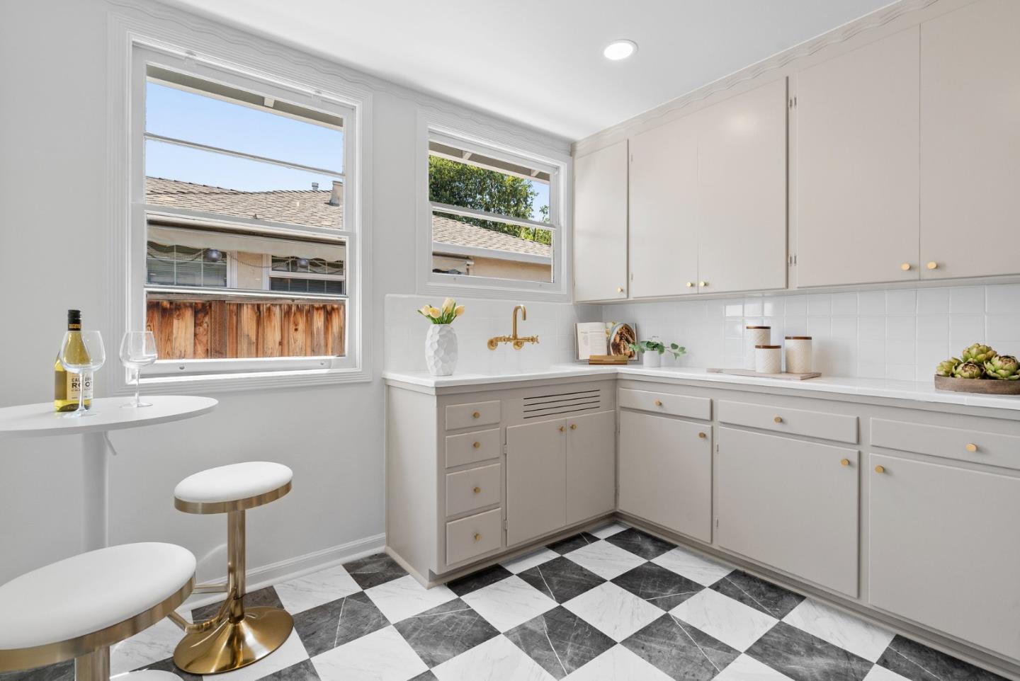 Detail Gallery Image 22 of 53 For 2270 Walnut Grove Ave, San Jose,  CA 95128 - 3 Beds | 1 Baths