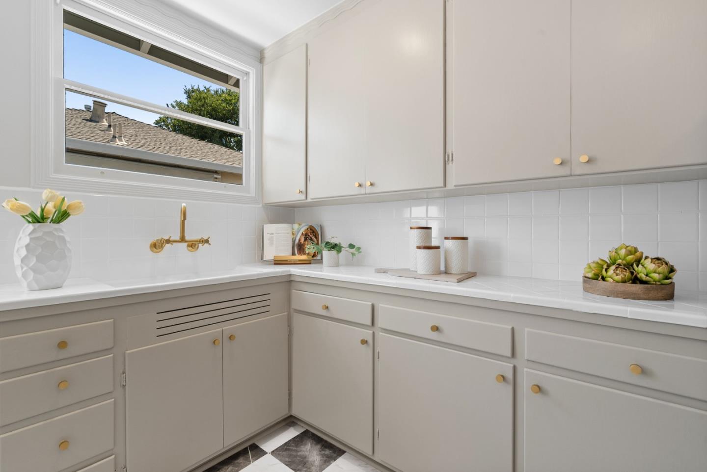 Detail Gallery Image 23 of 53 For 2270 Walnut Grove Ave, San Jose,  CA 95128 - 3 Beds | 1 Baths