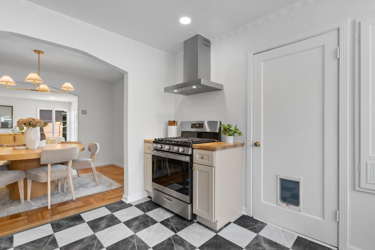 Detail Gallery Image 24 of 53 For 2270 Walnut Grove Ave, San Jose,  CA 95128 - 3 Beds | 1 Baths