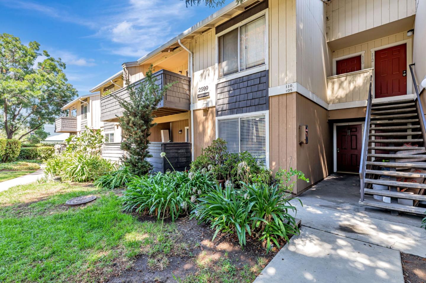 Detail Gallery Image 1 of 30 For 2599 Easton Ln #109,  San Jose,  CA 95133 - 2 Beds | 2 Baths