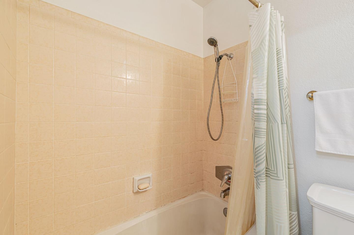 Detail Gallery Image 17 of 30 For 2599 Easton Ln #109,  San Jose,  CA 95133 - 2 Beds | 2 Baths