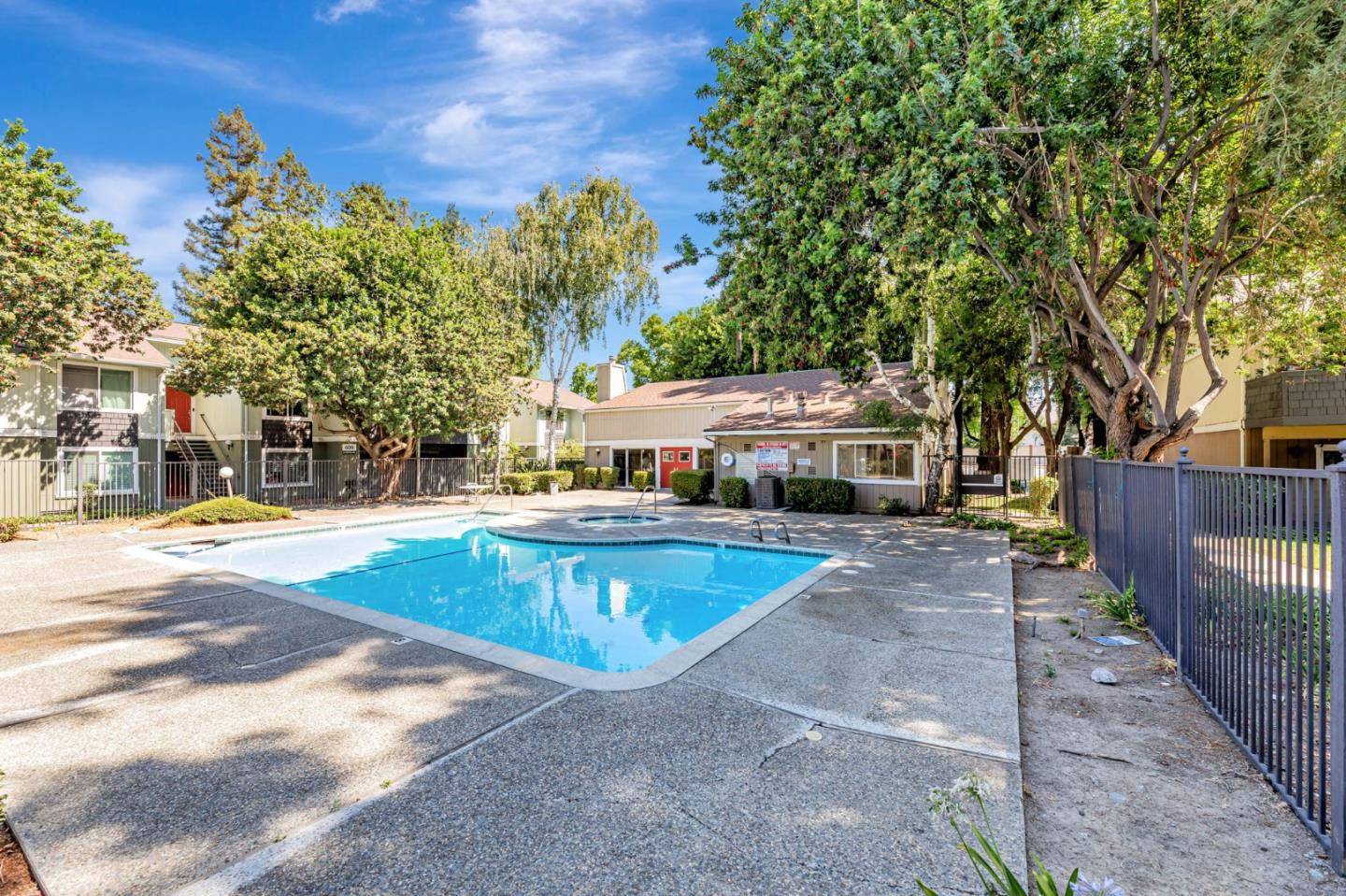 Detail Gallery Image 24 of 30 For 2599 Easton Ln #109,  San Jose,  CA 95133 - 2 Beds | 2 Baths