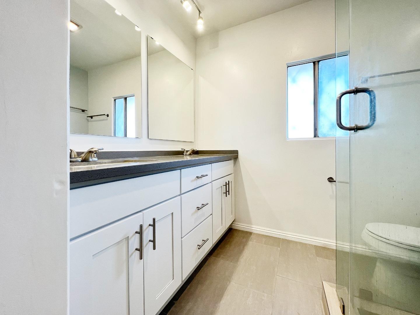 Detail Gallery Image 13 of 26 For 105 N Almansor St #4,  Alhambra,  CA 91801 - 3 Beds | 2/1 Baths
