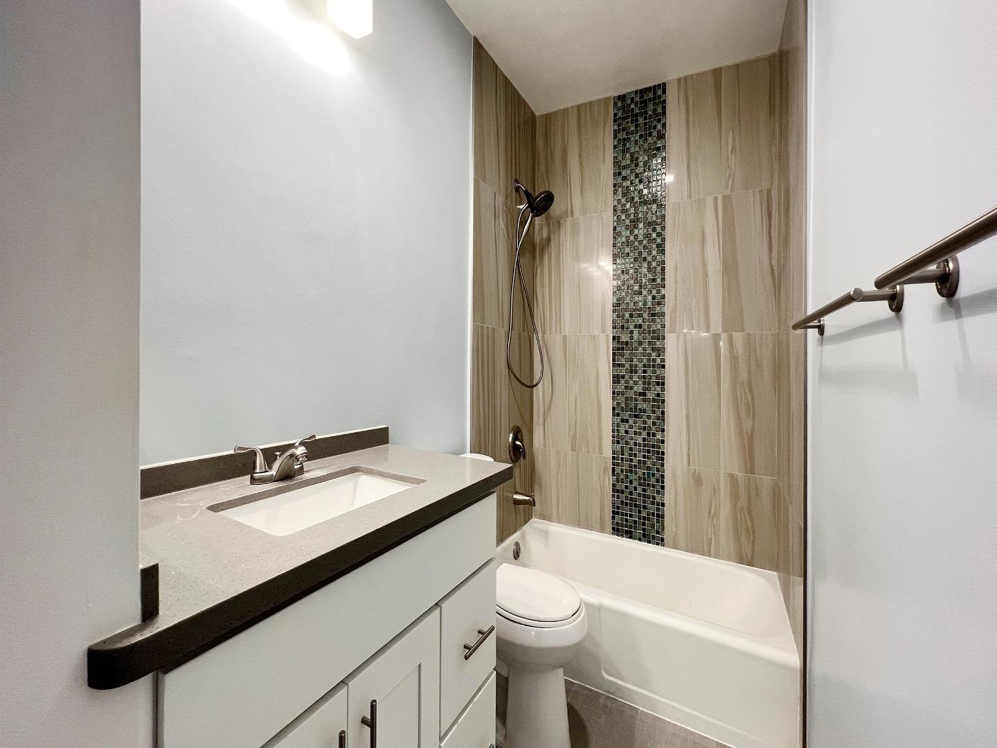 Detail Gallery Image 16 of 26 For 105 N Almansor St #4,  Alhambra,  CA 91801 - 3 Beds | 2/1 Baths