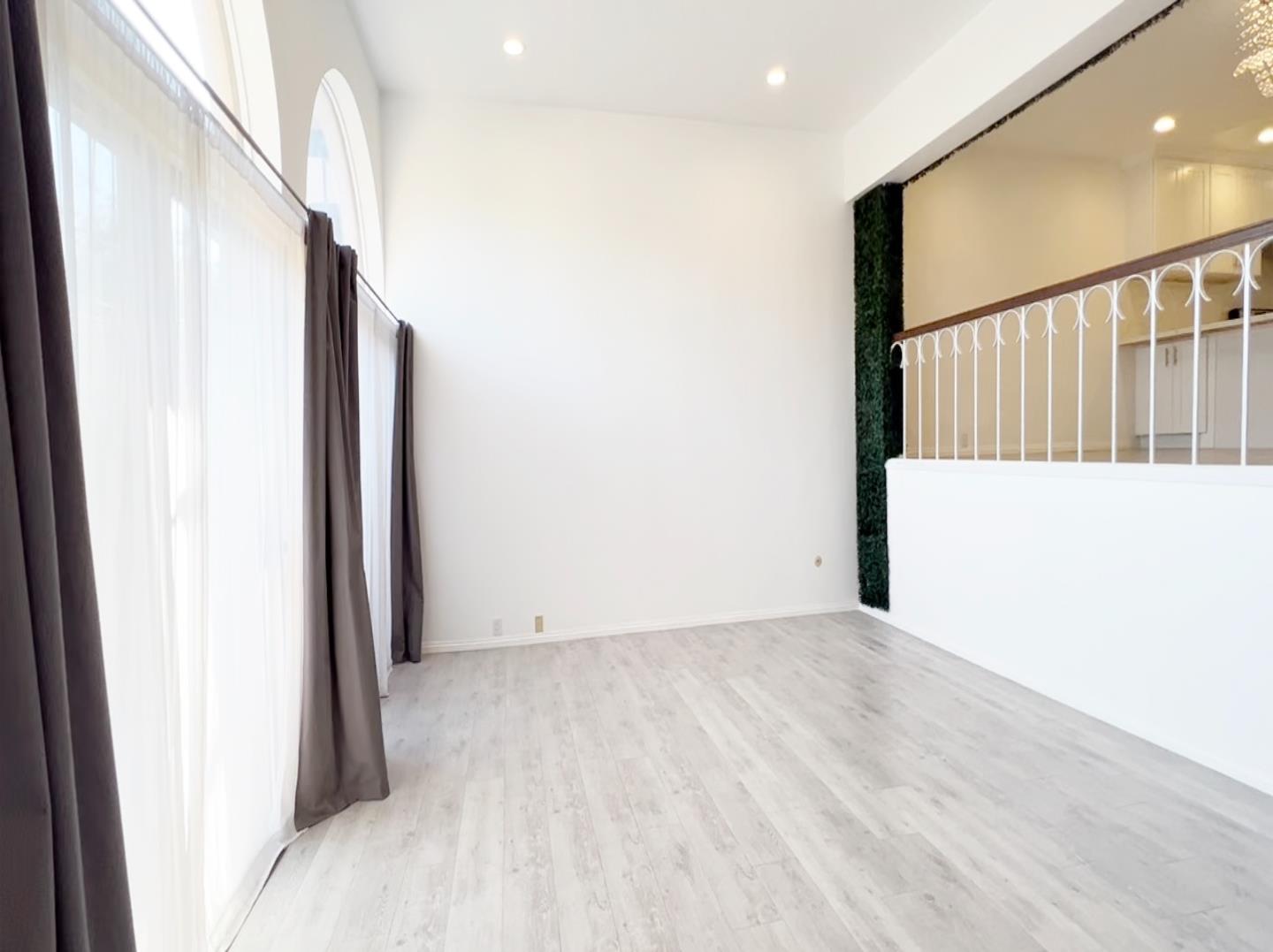 Detail Gallery Image 3 of 26 For 105 N Almansor St #4,  Alhambra,  CA 91801 - 3 Beds | 2/1 Baths