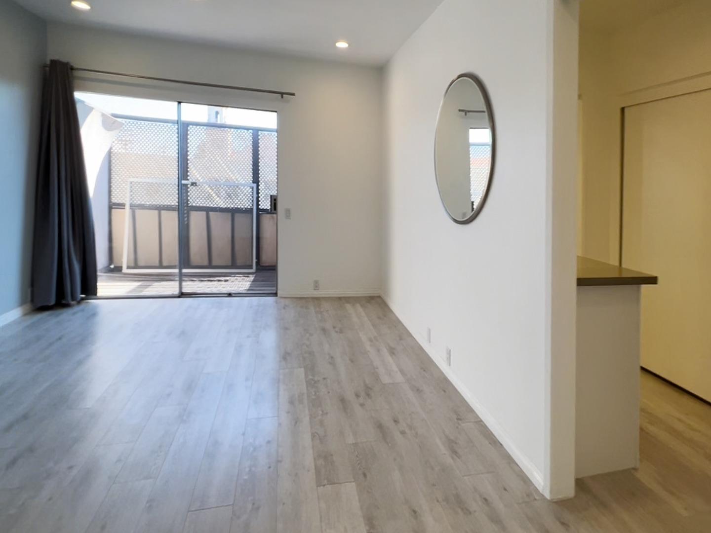 Detail Gallery Image 7 of 26 For 105 N Almansor St #4,  Alhambra,  CA 91801 - 3 Beds | 2/1 Baths