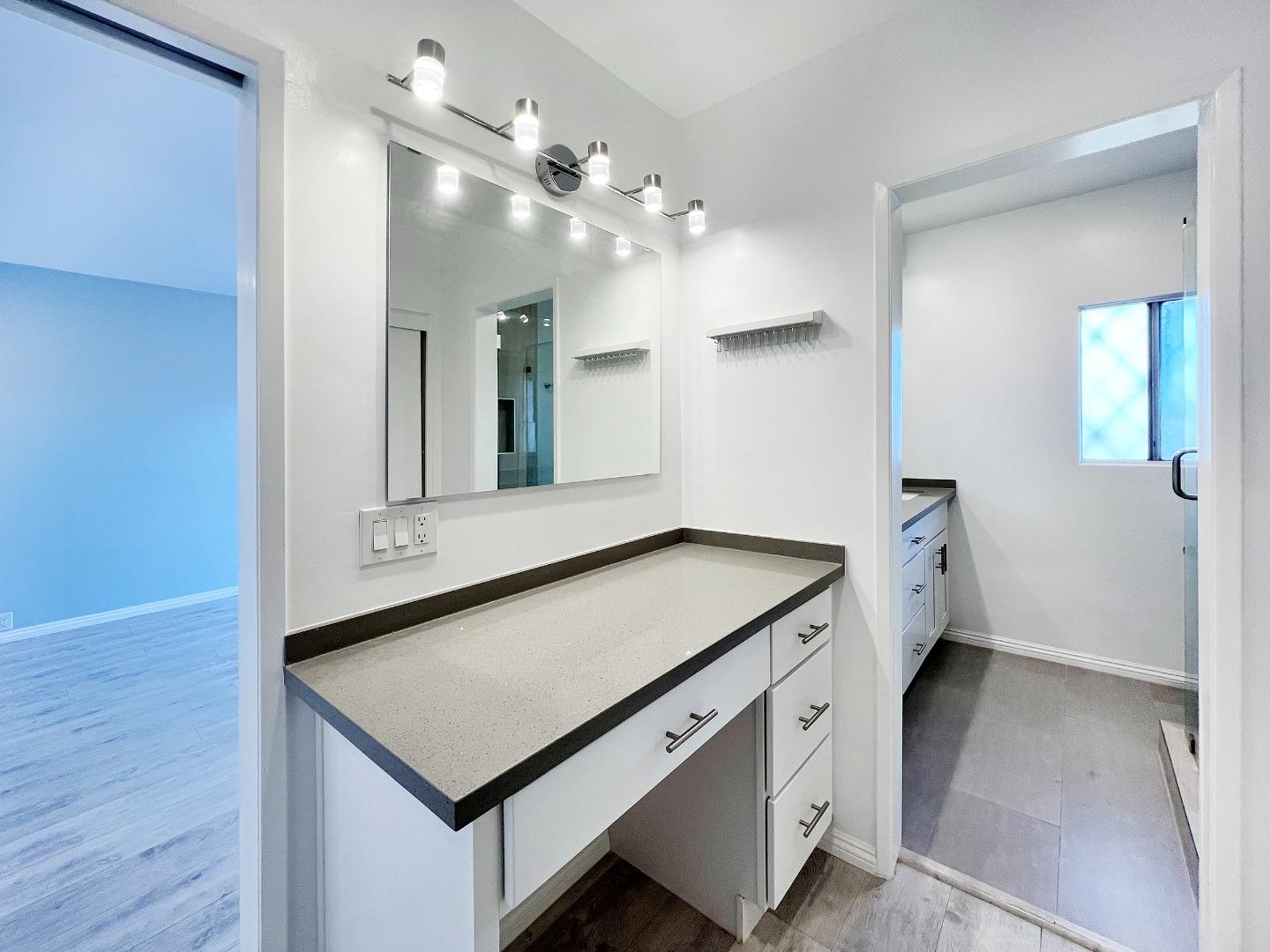 Detail Gallery Image 8 of 26 For 105 N Almansor St #4,  Alhambra,  CA 91801 - 3 Beds | 2/1 Baths