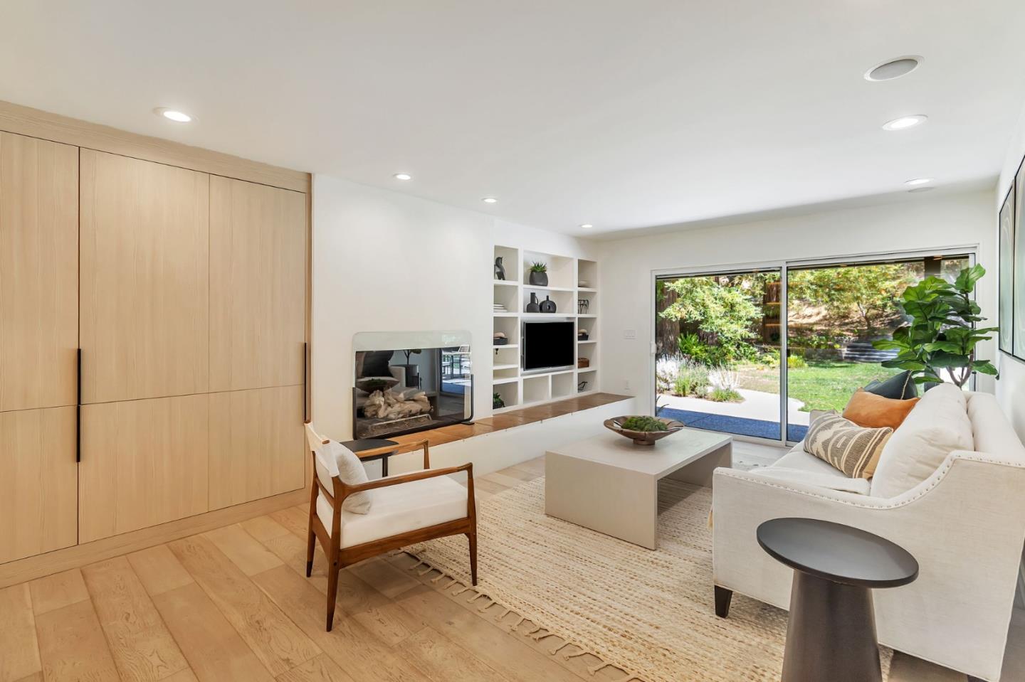 Detail Gallery Image 11 of 66 For 240 Willowbrook Dr, Portola Valley,  CA 94028 - 4 Beds | 2/1 Baths
