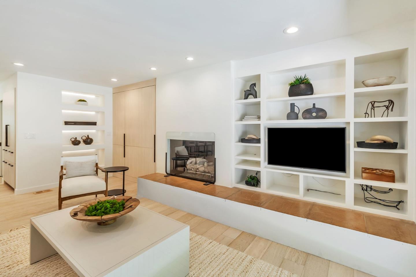 Detail Gallery Image 12 of 66 For 240 Willowbrook Dr, Portola Valley,  CA 94028 - 4 Beds | 2/1 Baths