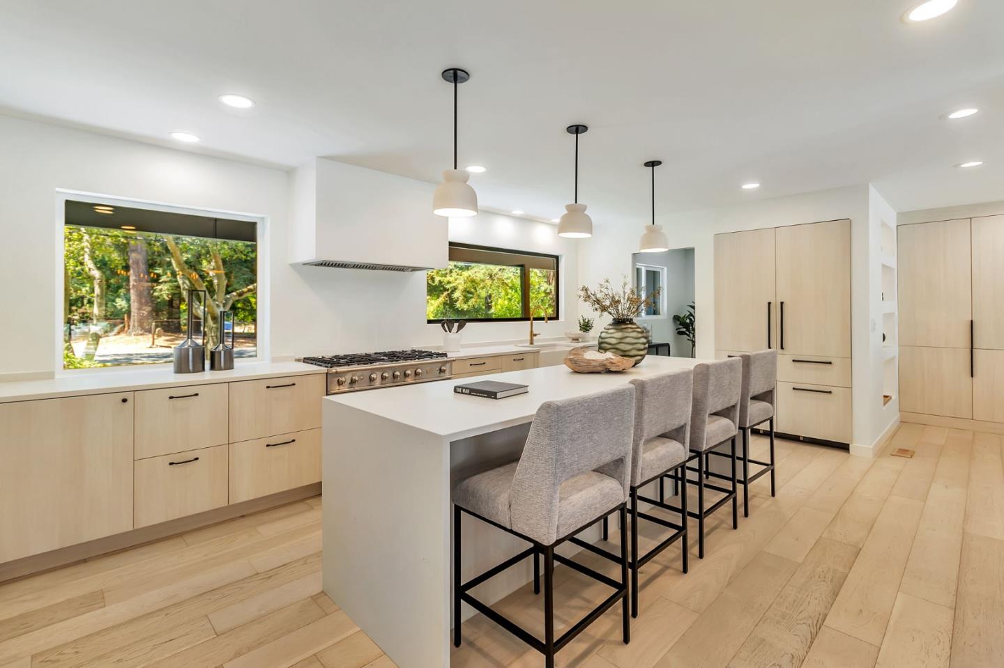 Detail Gallery Image 14 of 66 For 240 Willowbrook Dr, Portola Valley,  CA 94028 - 4 Beds | 2/1 Baths