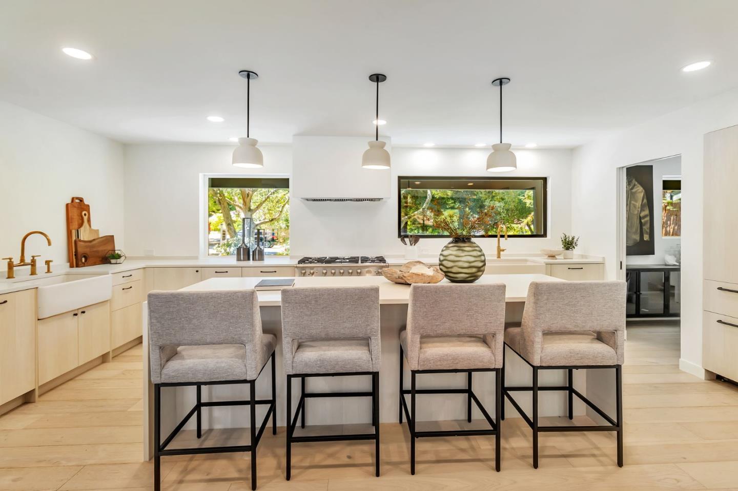 Detail Gallery Image 15 of 66 For 240 Willowbrook Dr, Portola Valley,  CA 94028 - 4 Beds | 2/1 Baths