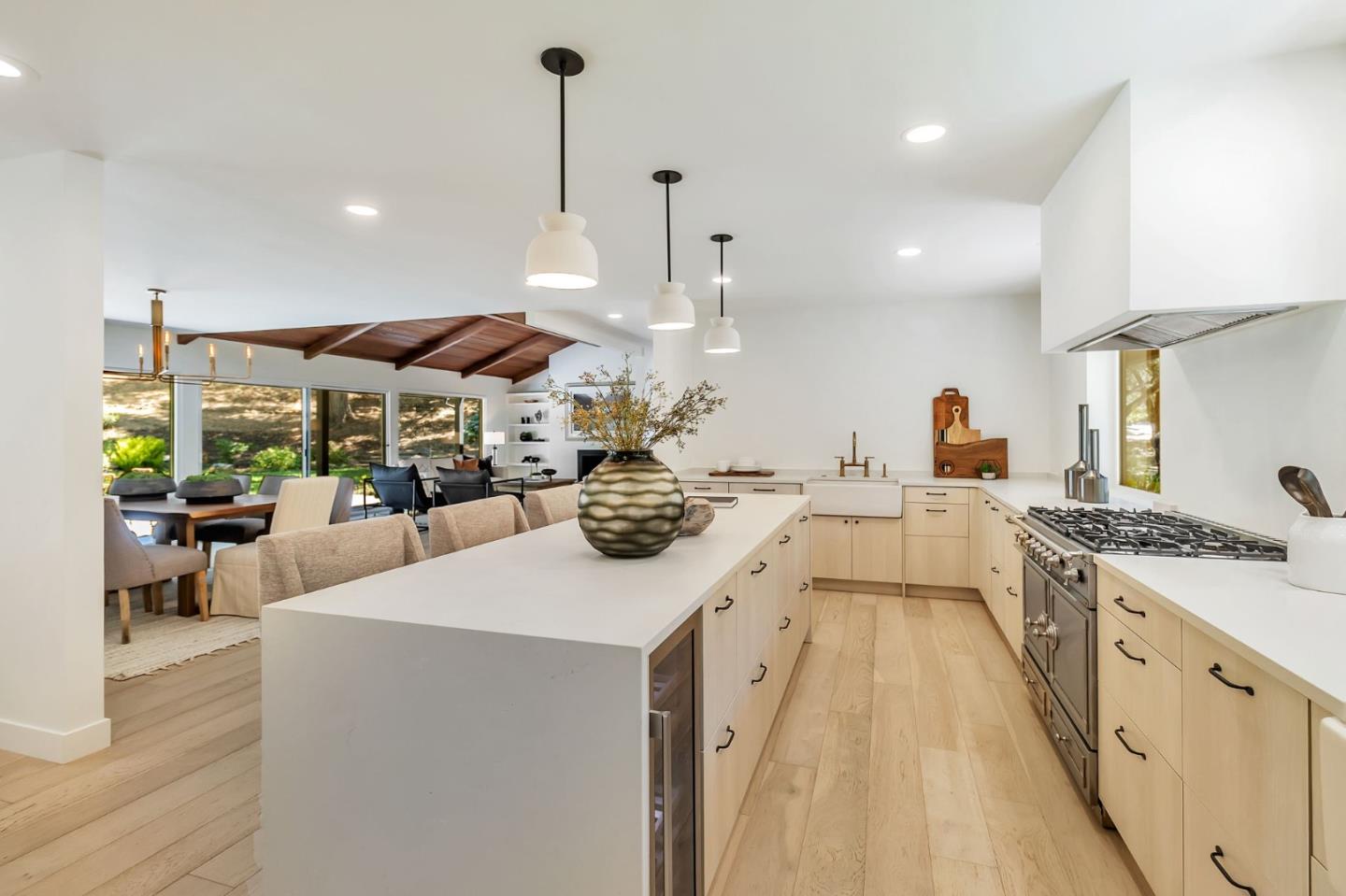Detail Gallery Image 17 of 66 For 240 Willowbrook Dr, Portola Valley,  CA 94028 - 4 Beds | 2/1 Baths