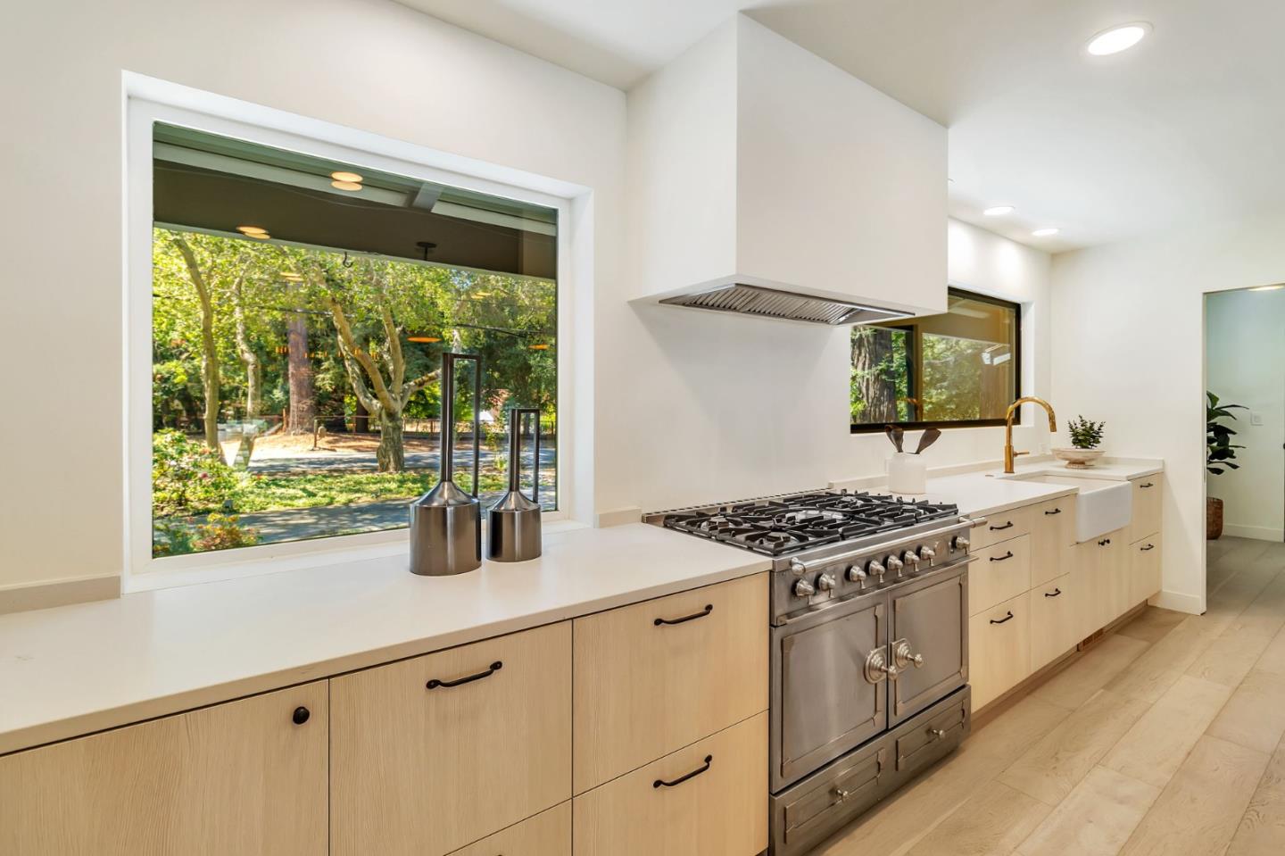 Detail Gallery Image 21 of 66 For 240 Willowbrook Dr, Portola Valley,  CA 94028 - 4 Beds | 2/1 Baths