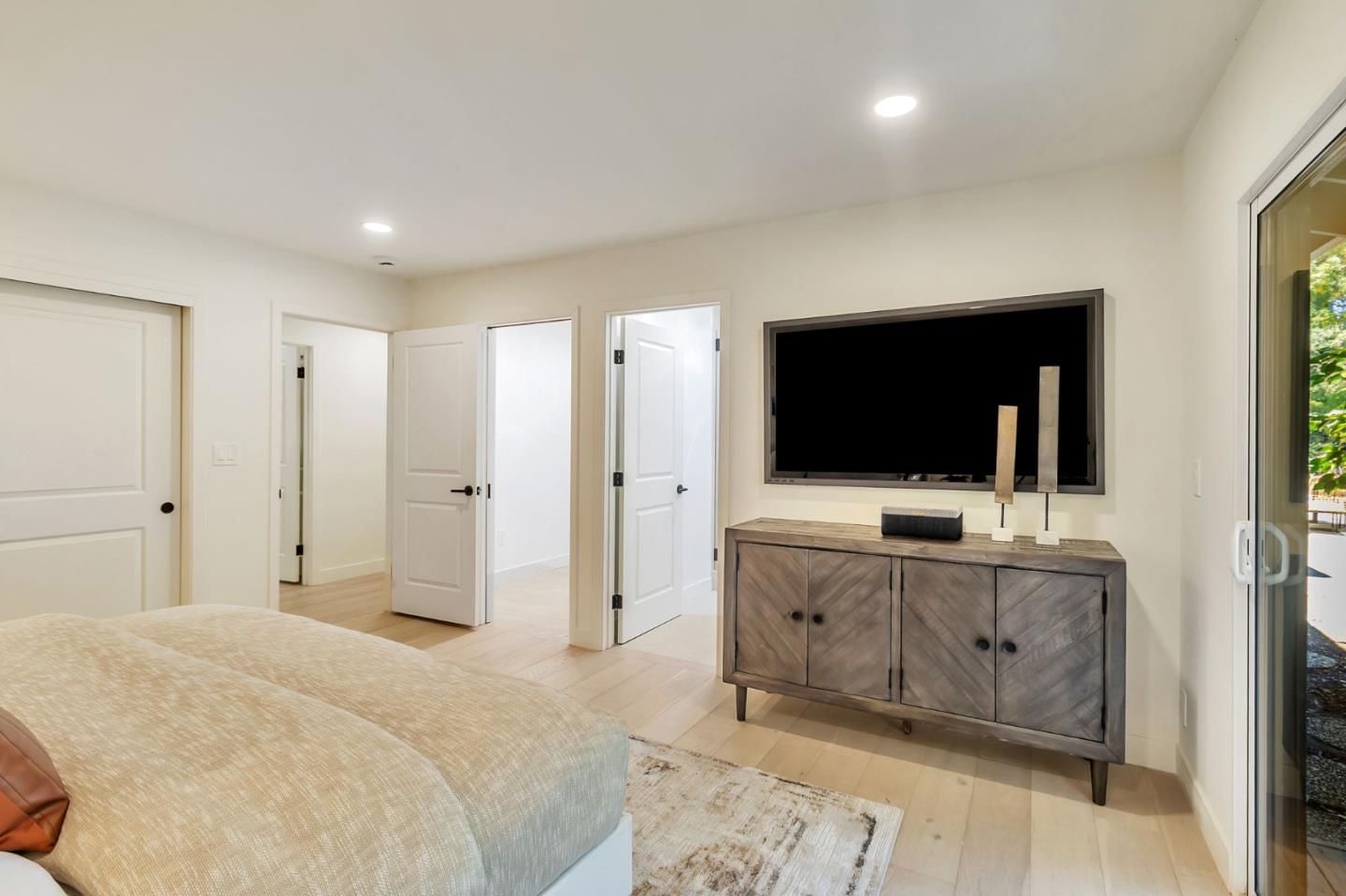 Detail Gallery Image 28 of 66 For 240 Willowbrook Dr, Portola Valley,  CA 94028 - 4 Beds | 2/1 Baths