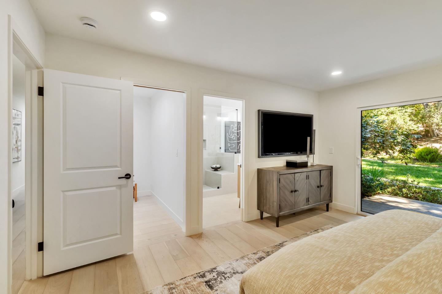 Detail Gallery Image 29 of 66 For 240 Willowbrook Dr, Portola Valley,  CA 94028 - 4 Beds | 2/1 Baths