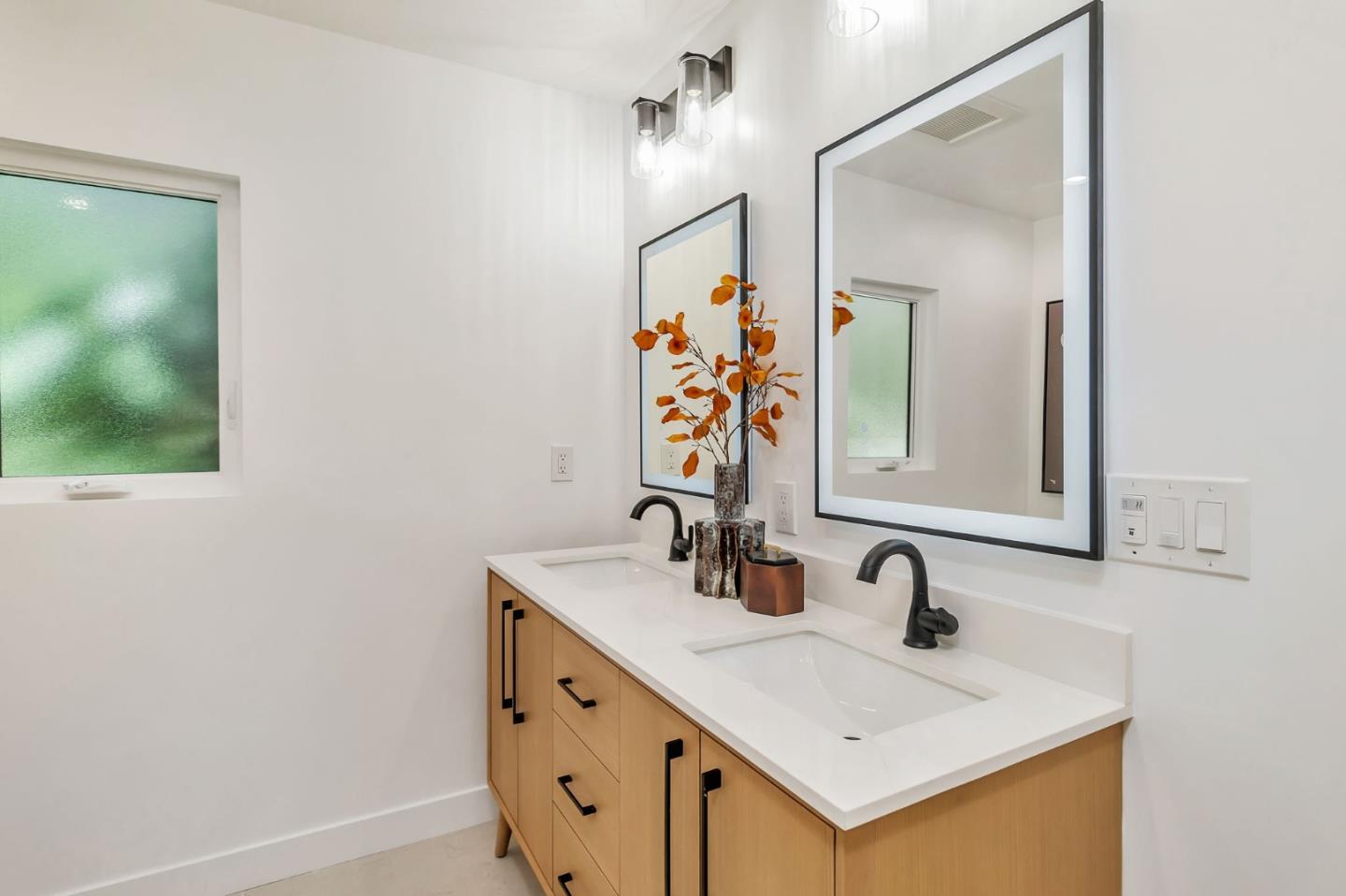 Detail Gallery Image 32 of 66 For 240 Willowbrook Dr, Portola Valley,  CA 94028 - 4 Beds | 2/1 Baths