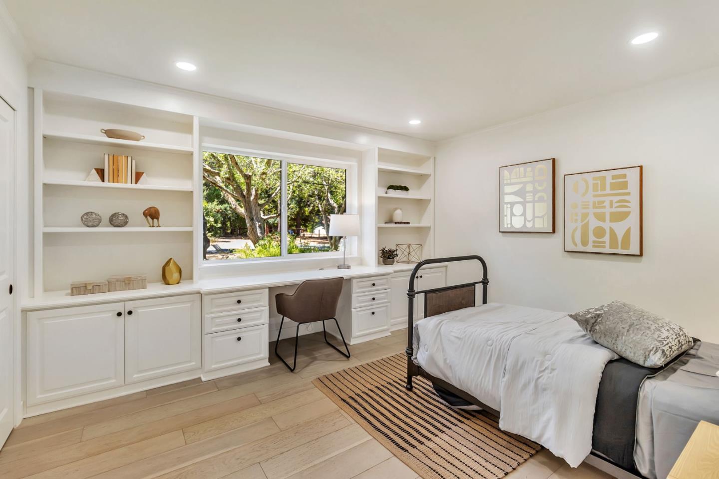 Detail Gallery Image 35 of 66 For 240 Willowbrook Dr, Portola Valley,  CA 94028 - 4 Beds | 2/1 Baths