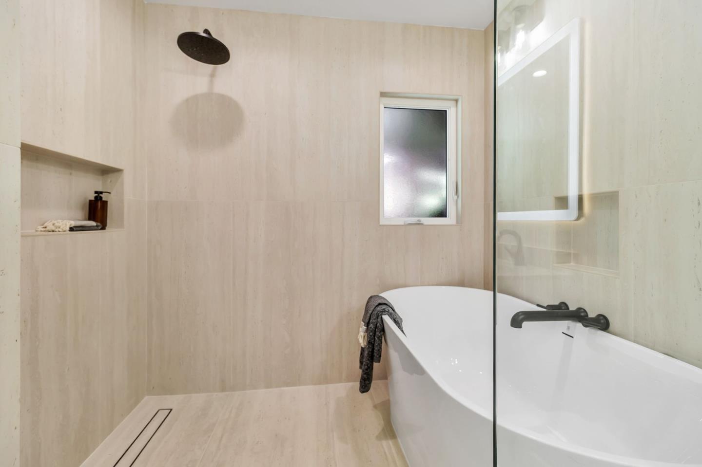 Detail Gallery Image 39 of 66 For 240 Willowbrook Dr, Portola Valley,  CA 94028 - 4 Beds | 2/1 Baths