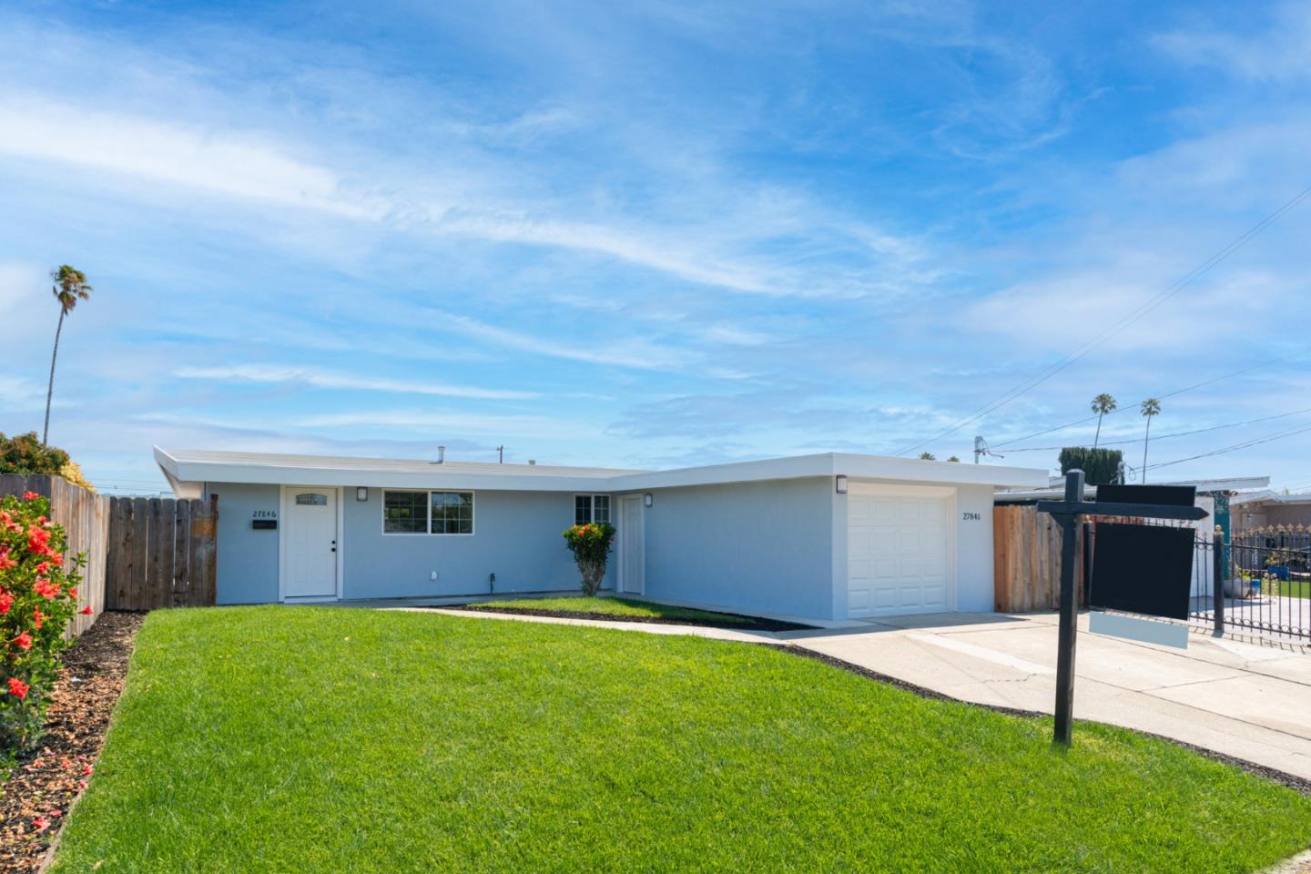 Detail Gallery Image 2 of 22 For 27846 Dolphin Ln, Hayward,  CA 94545 - 3 Beds | 2 Baths