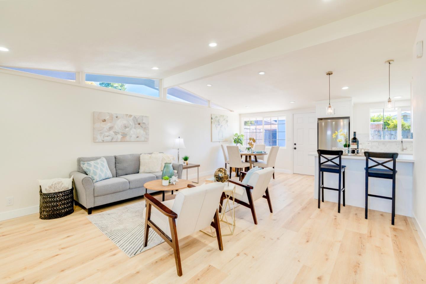 Detail Gallery Image 4 of 22 For 27846 Dolphin Ln, Hayward,  CA 94545 - 3 Beds | 2 Baths
