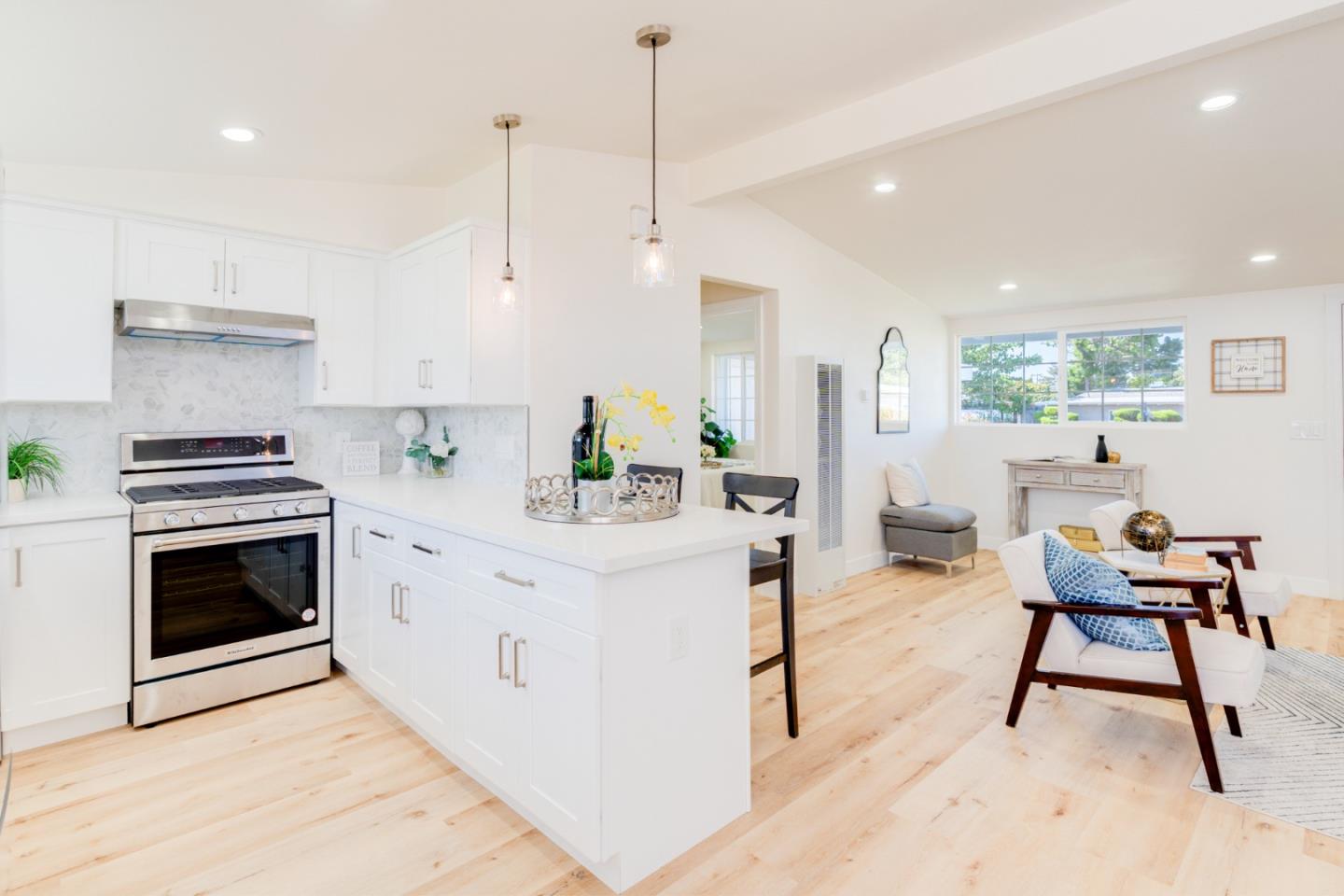 Detail Gallery Image 5 of 22 For 27846 Dolphin Ln, Hayward,  CA 94545 - 3 Beds | 2 Baths