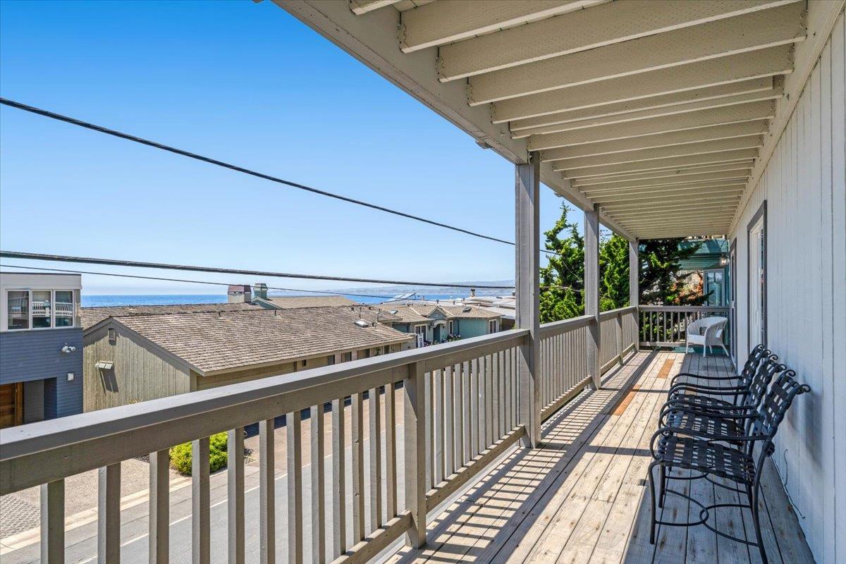 Detail Gallery Image 11 of 51 For 617 Beach Dr, Aptos,  CA 95003 - 4 Beds | 2/1 Baths
